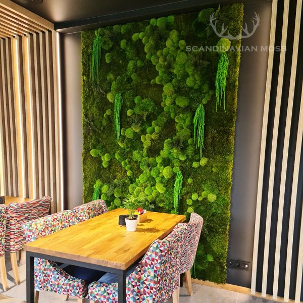 Greenwall in restaurant